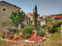 Vonkajšia záhrada v ubytovaní al Merlo Olivo, rural istrian house