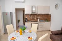 Kuchyňa alebo kuchynka v ubytovaní Apartment Ariana