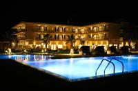 Bazén v ubytování King Maron Wellness Beach Hotel nebo v jeho okolí
