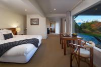 Ein Sitzbereich in der Unterkunft Hidden Lodge Queenstown