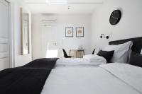 Postel nebo postele na pokoji v ubytování St Agnes Apartments Attic