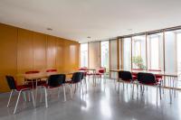 The business area and/or conference room at Residencia Universitaria Resa O Castro