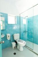 Kúpeľňa v ubytovaní Kissamia Rooms - Next to Night Clubs