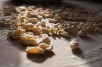 a pile of peanuts on top of a table at Resort Fontes Episcopi in Aragona