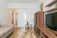 Guesthouse Tonkoにあるテレビまたはエンターテインメントセンター