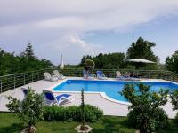 Bazén v ubytovaní Apartments Garden Residence Opatija alebo v jeho blízkosti