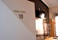 A television and/or entertainment centre at Maite Urban Dreams