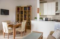 A kitchen or kitchenette at En el corazón de Sevilla junto a la Giralda WIFI