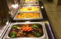 リオデジャネイロにあるホテル ビニャ デル マルの一列の食べ物