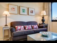 Posedenie v ubytovaní Suites Murillo Alcázar