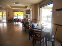 Reštaurácia alebo iné gastronomické zariadenie v ubytovaní Hostal Restaurante Hermanos Zamora