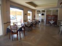 Reštaurácia alebo iné gastronomické zariadenie v ubytovaní Hostal Restaurante Hermanos Zamora