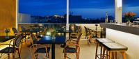 Reštaurácia alebo iné gastronomické zariadenie v ubytovaní Hotel Lozenge