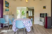 Kuchyňa alebo kuchynka v ubytovaní Empurialola -Encantadora Casa con jardin cerca del centro -142