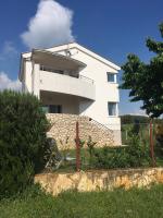 Budynek, w którym mieści się apartament