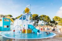 Bazén v ubytování Hotel Guitart Central Park Aqua Resort nebo v jeho okolí