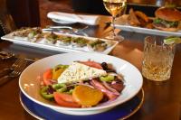 Jídlo v hotelu nebo okolí