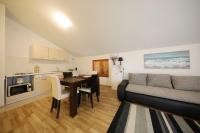 Kuchyňa alebo kuchynka v ubytovaní Apartment Mareta