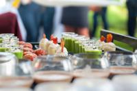 uma mesa com muitos tipos diferentes de comida em Château Belmont Tours by The Crest Collection em Tours