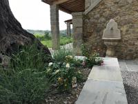 A garden outside Villa Podere Del Grasso