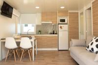 Una cocina o zona de cocina en La Noguera Camping