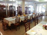 Reštaurácia alebo iné gastronomické zariadenie v ubytovaní Hostal Restaurante Hermanos Zamora