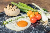 ティローロにあるGolserhofの卵野菜盛り合わせ