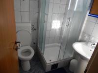 Kúpeľňa v ubytovaní Apartments Indira II