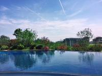Der Swimmingpool an oder in der Nähe von Pinxiayuan Apartment in Lvcheng Resort