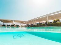 Bazén v ubytovaní Kora Park Resort alebo v jeho blízkosti