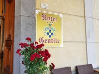 Hotel Gentileに飾ってある許可証、賞状、看板またはその他の書類