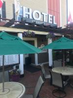 Crescent Suites Hotelにあるレストランまたは飲食店