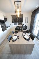 Posedenie v ubytovaní Luxury Majpruz Suites