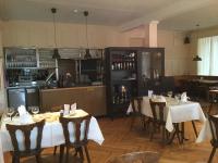 Kuchyň nebo kuchyňský kout v ubytování Hotel Restaurant Raben