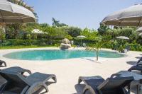 The swimming pool at or close to Case Vacanze Pietragrande