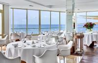 Una vista general del mar o el mar tomado desde el hotel