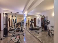 Posilňovňa alebo fitness centrum v ubytovaní Mont Bleu Luxury Villa
