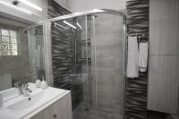 A bathroom at George Studio