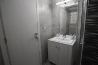 A bathroom at George Studio