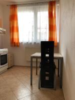Televízia a/alebo spoločenská miestnosť v ubytovaní Moonstreet apartments