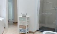 A bathroom at Appartamento tra mare e storia