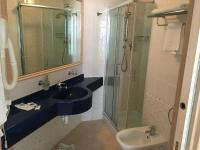 A bathroom at Hotel Excelsior