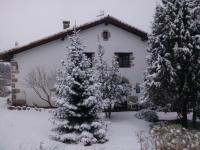 Obiekt Hotel Rural Natxiondo zimą