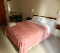 Hotel Nuevo Caminoにあるベッド
