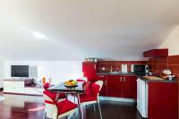 Kuchnia lub aneks kuchenny w obiekcie Apartments Villa Orion