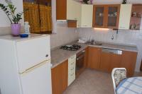 Kuchyňa alebo kuchynka v ubytovaní Apartments Boćin Rosso