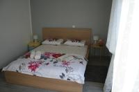 Postel nebo postele na pokoji v ubytování Room with garden