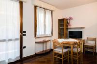 Televízia a/alebo spoločenská miestnosť v ubytovaní Sirmio Apartments - Primavera Stay
