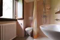 A bathroom at Agriturismo L'Antico Frutto