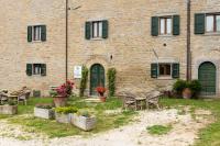 A garden outside Agriturismo L'Antico Frutto